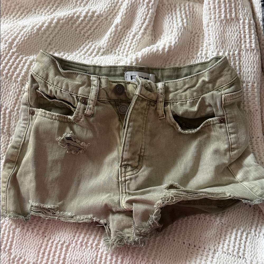 RSQ olive green shorts